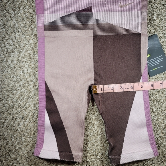 Nike Icon Clash Sculpt Seamless 8" Training Shorts - Picture 6 of 11